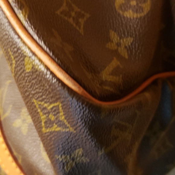Authentic Louis Vuitton Sac Souple 35 Boston Bag - Picture 7 of 13